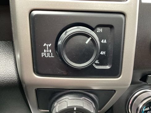 Used 2018 Ford F150 Lariat w/ Equipment Group 502A Luxury AWD/4WD image 22