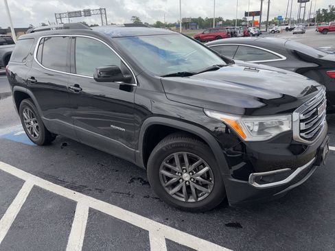 Used 2017 GMC Acadia SLT FWD image 1