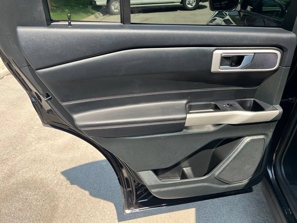 Used 2024 Ford Explorer XLT AWD/4WD image 20