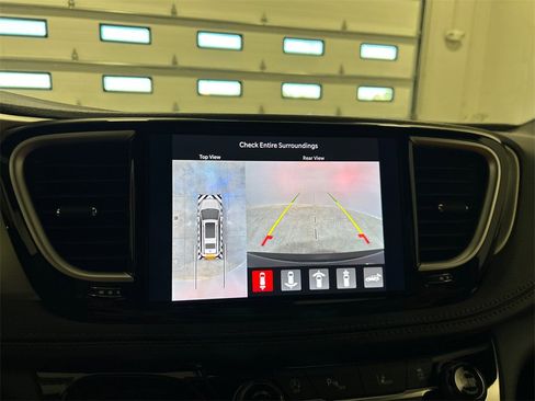 New 2026 Chrysler Pacifica Pinnacle image 22