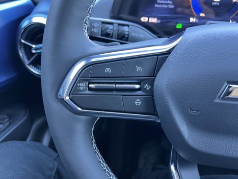 New 2025 Chevrolet Equinox EV LT image 20