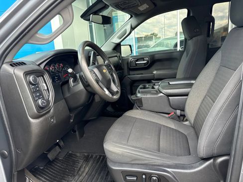 Used 2022 Chevrolet Silverado 1500 Custom w/ Safety Confidence Package AWD/4WD image 18