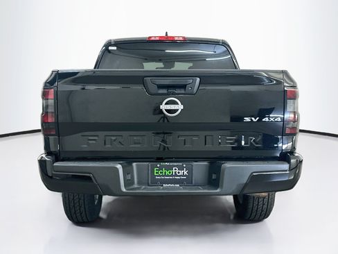 Used 2023 Nissan Frontier SV AWD/4WD image 7