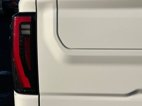 Used 2025 GMC Sierra 2500 AT4 w/ AT4 Premium Plus Package image 49