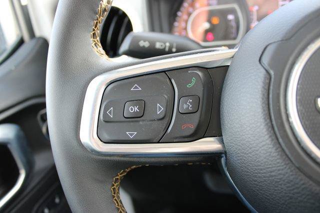 Used 2024 Jeep Wrangler Unlimited Sahara AWD/4WD image 25