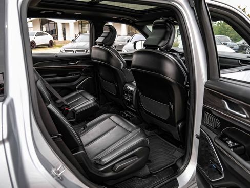 Used 2021 Jeep Grand Cherokee L Overland w/ Luxury Tech Group IV image 43