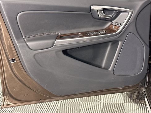 Used 2015 Volvo V60 T5 Cross Country Platinum image 19