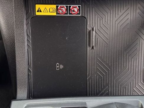 Used 2024 Toyota Tacoma Limited w/ Limited Package (LT) image 22