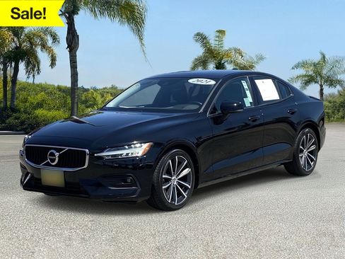 Used 2021 Volvo S60 T5 Momentum FWD image 1