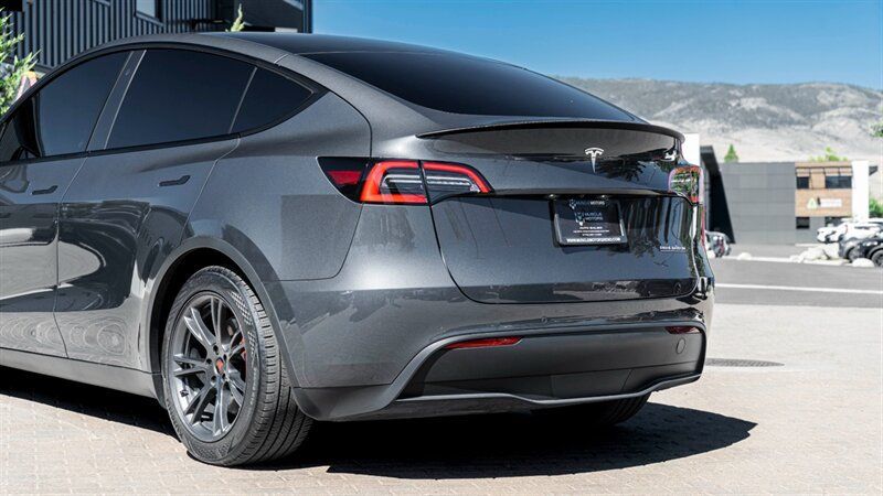 Used 2022 Tesla Model Y Performance AWD/4WD image 13