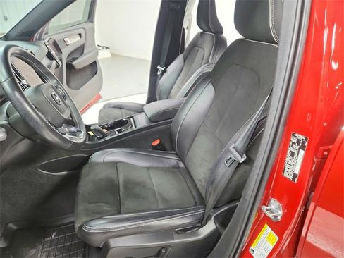 Used 2021 Volvo XC40 T5 R-Design w/ Protection Package image 19