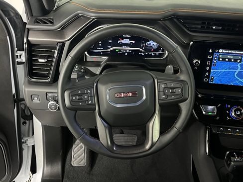 Used 2025 GMC Sierra 1500 AT4 image 13
