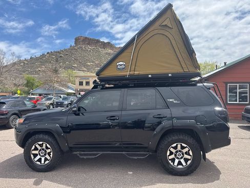 Used 2017 Toyota 4Runner TRD Off-Road Premium AWD/4WD image 10