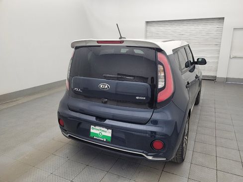 Used 2018 Kia Soul + image 7