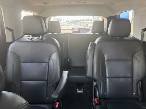 Used 2021 Chevrolet Traverse Premier AWD/4WD image 24