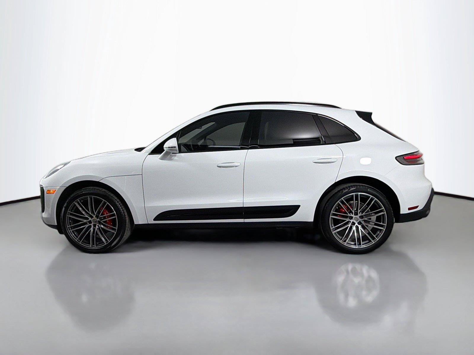 Certified 2025 Porsche Macan S AWD/4WD image 2