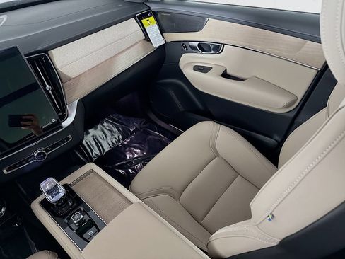 New 2026 Volvo XC90 B6 Plus w/ Protection Package Premier AWD/4WD image 25