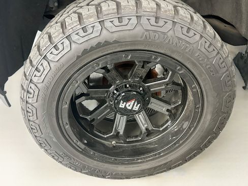 Used 2021 Chevrolet Silverado 1500 LTZ w/ LTZ Premium Package AWD/4WD image 11