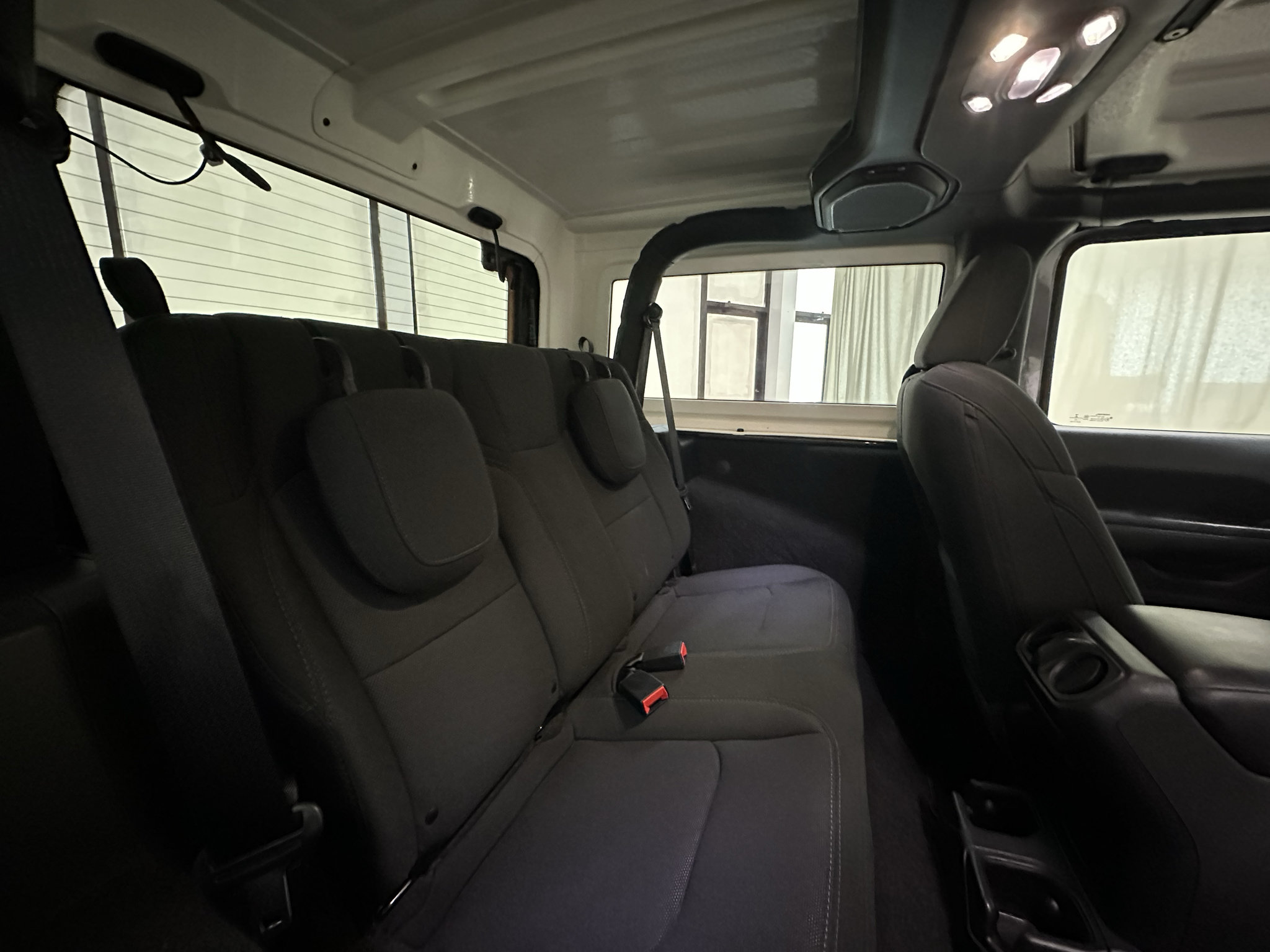 Used 2022 Jeep Wrangler Sport AWD/4WD image 13
