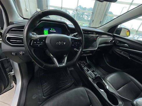 Used 2023 Chevrolet Bolt EUV LT w/ Convenience Package FWD image 13