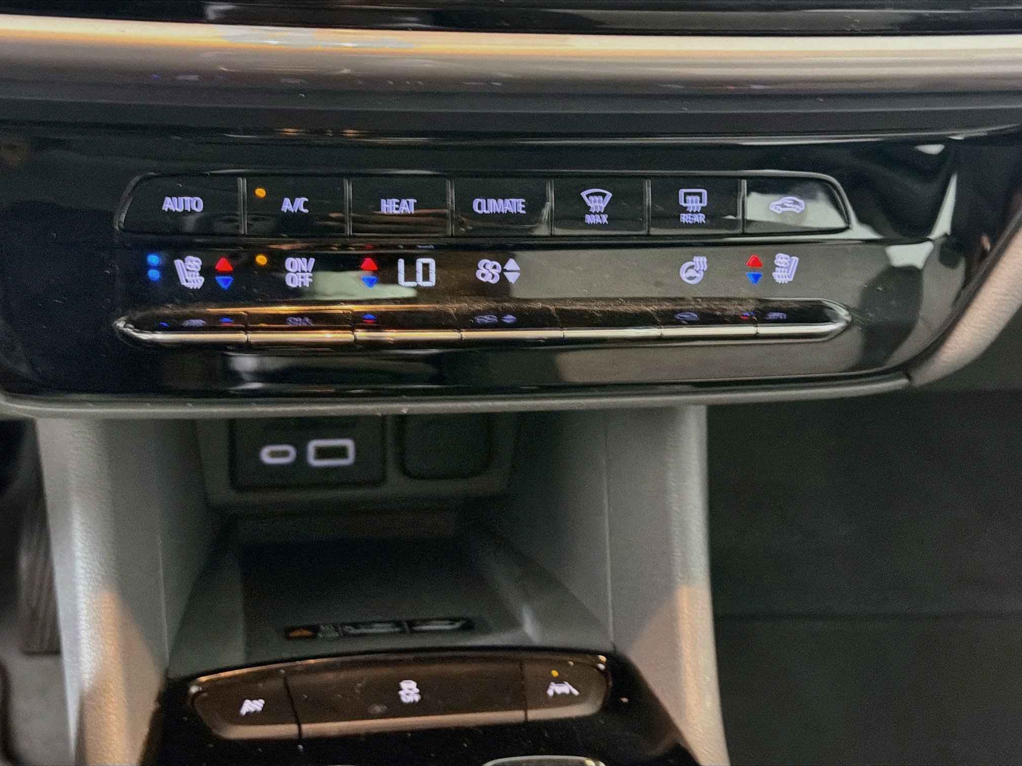 Used 2023 Chevrolet Bolt EUV Premier w/ Sun & Sound Package FWD image 22