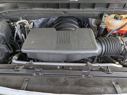 Used 2024 Chevrolet Suburban LS RWD image 21