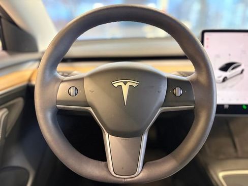 Used 2023 Tesla Model 3 Standard Range image 23