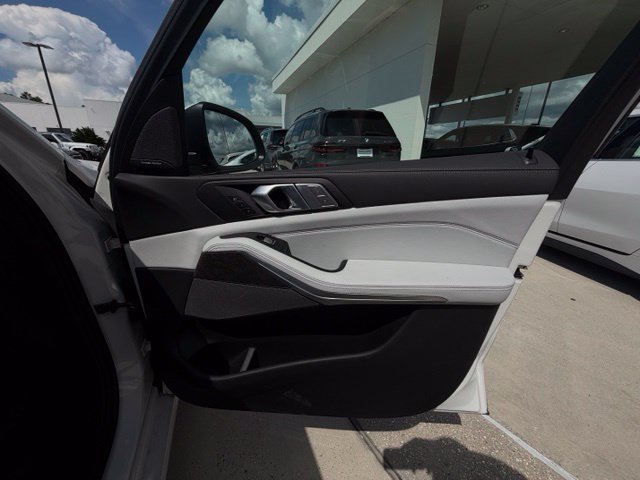 Used 2026 BMW X7 xDrive40i AWD/4WD image 26