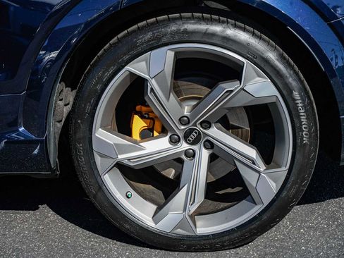 Used 2023 Audi e-tron S Prestige w/ Prestige Package image 10