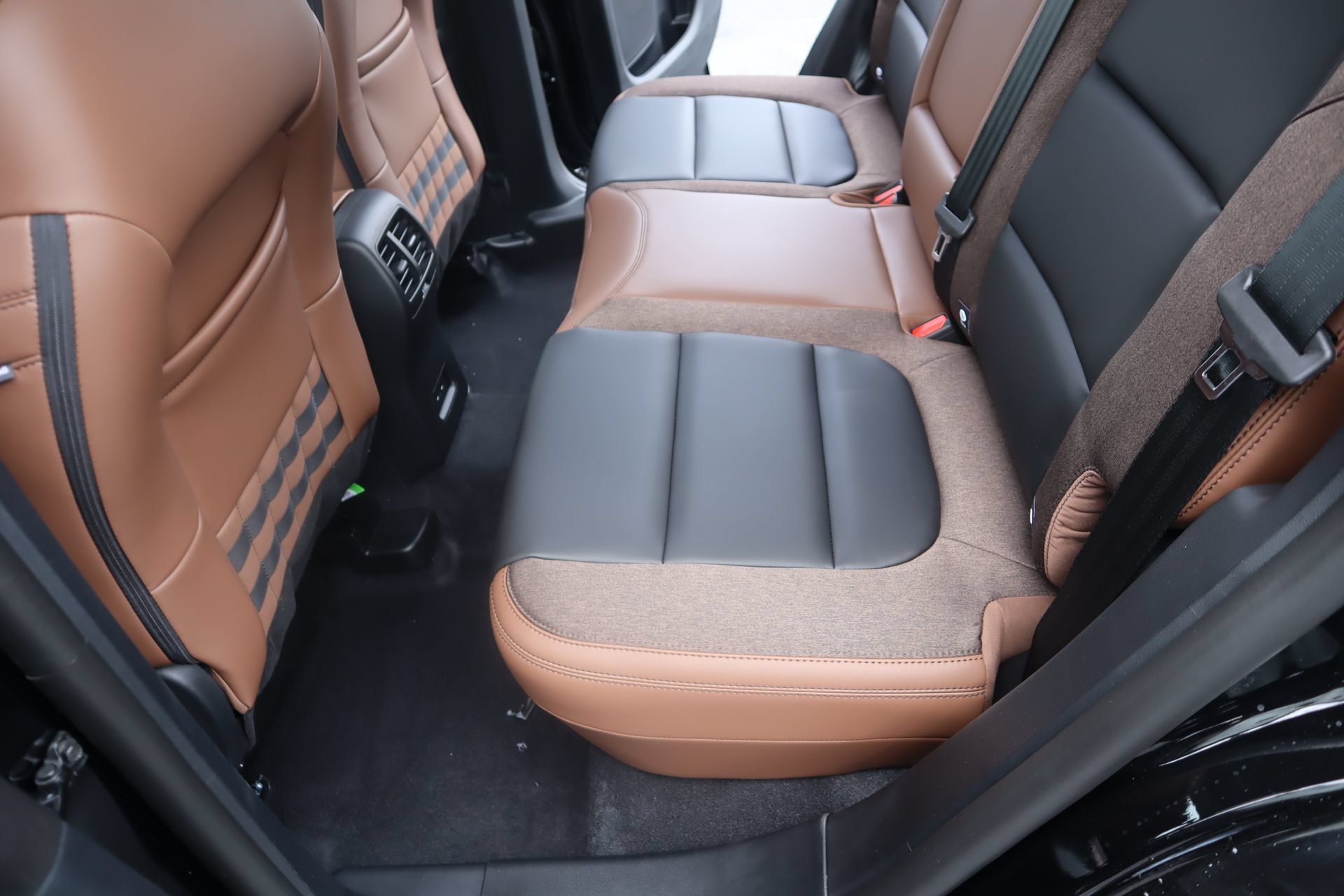 New 2026 Ford Bronco Sport Outer Banks w/ Outer Banks Tech Package+ AWD/4WD image 13