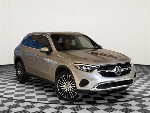 Used 2024 Mercedes-Benz GLC 300 4MATIC image 1