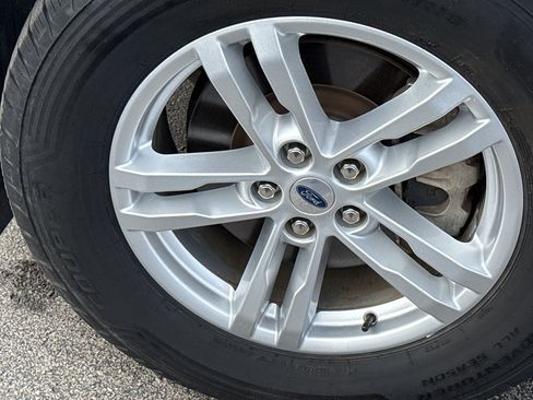 Used 2020 Ford Explorer XLT w/ Equipment Group 202A image 10