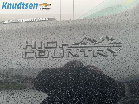Used 2022 Chevrolet Silverado 3500 High Country w/ Z71 Off-Road Package image 10