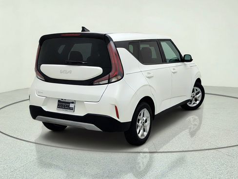 Used 2023 Kia Soul LX w/ Option Group 015 FWD image 9