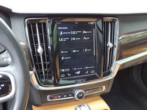 Used 2018 Volvo S90 T6 Momentum w/ Convenience Package AWD/4WD image 21