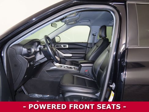 Used 2023 Ford Explorer XLT w/ Equipment Group 202A image 4