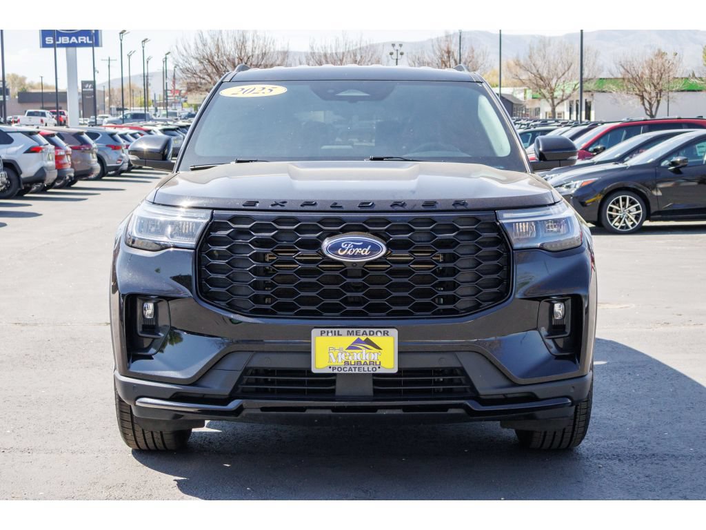 Used 2025 Ford Explorer ST-Line AWD/4WD image 8