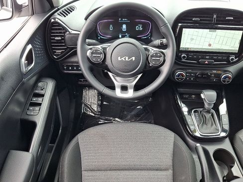 Used 2024 Kia Soul EX FWD image 12