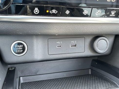 Used 2022 Nissan Rogue SV w/ SV Premium Package FWD image 23