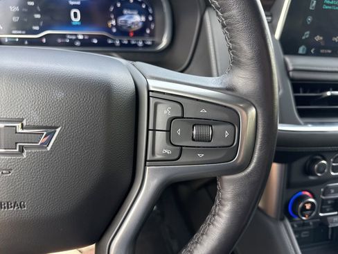 Used 2022 Chevrolet Tahoe Z71 w/ Luxury Package AWD/4WD image 19