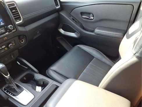 Certified 2024 Nissan Frontier SL RWD image 14