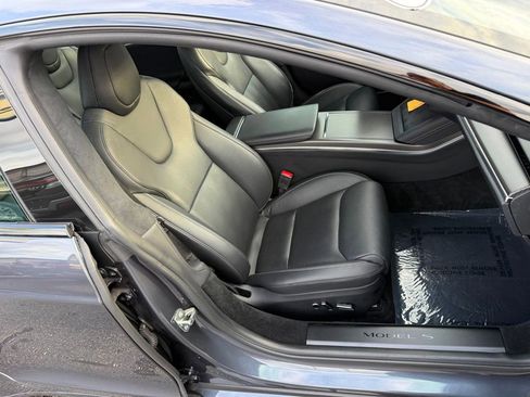 Used 2023 Tesla Model S Plaid image 35