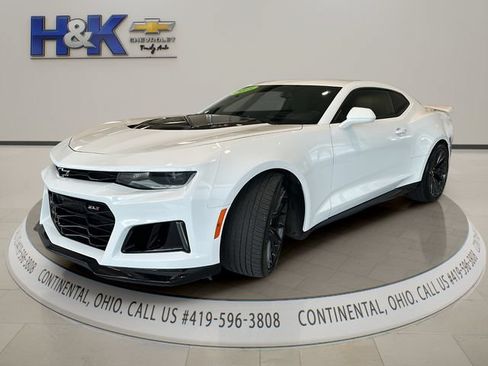Used 2018 Chevrolet Camaro ZL1 RWD image 3