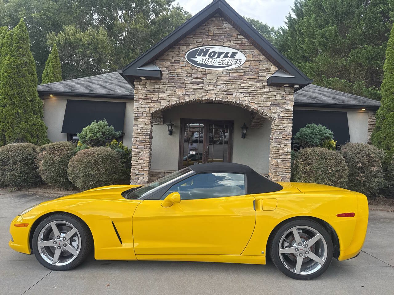 Used 2008 Chevrolet Corvette Convertible w/ Preferred Equipment Group RWD image 1