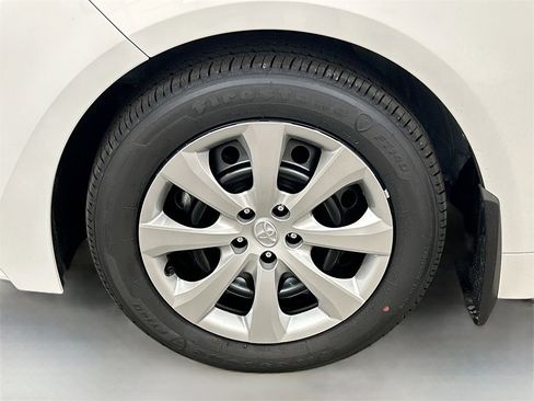 New 2025 Toyota Corolla LE image 9