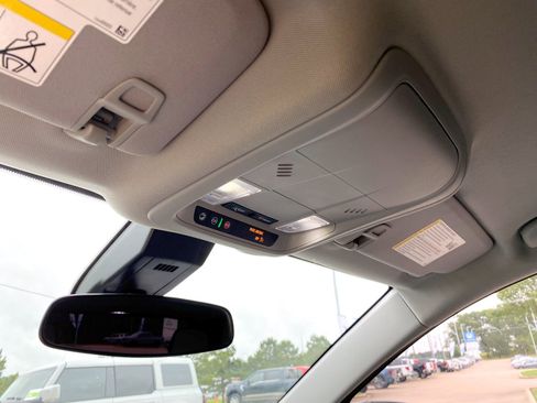 Used 2024 Chevrolet Equinox LS w/ LS Convenience Package FWD image 22