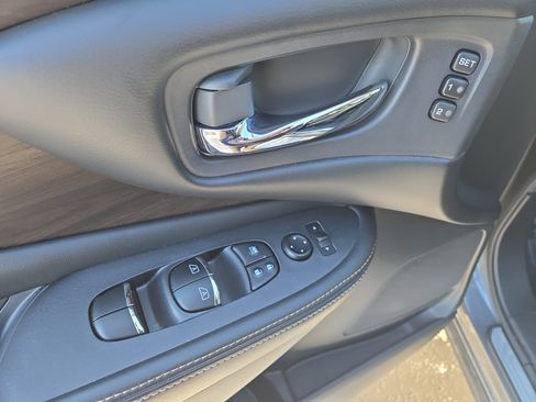 Used 2021 Nissan Murano Platinum w/ Cargo Package image 15