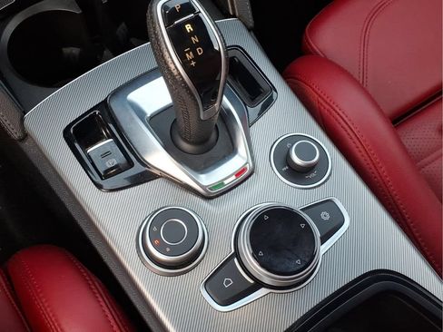 Used 2024 Alfa Romeo Stelvio Veloce AWD/4WD image 14