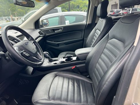 Used 2017 Ford Edge SEL w/ Equipment Group 201A image 5