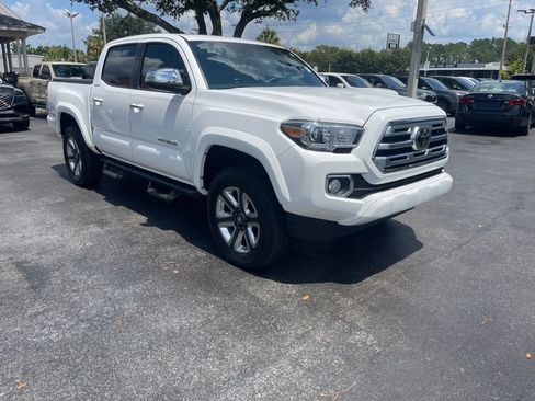 Used 2018 Toyota Tacoma Limited AWD/4WD image 7